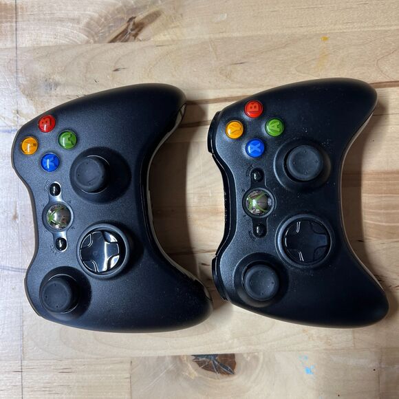 Lot of 2 Xbox 360 Wireless Remote Controllers Pre-owned Black Untested - Picture 5 of 5